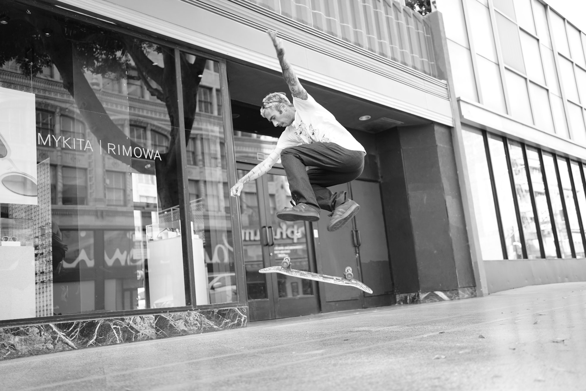 Artist: Stefanos Stoik